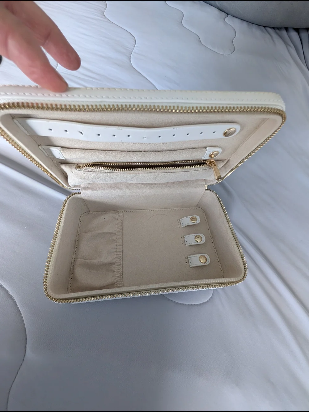 WOLF Cream Leather Travel Jewelry Box with Gold Hardware Zip